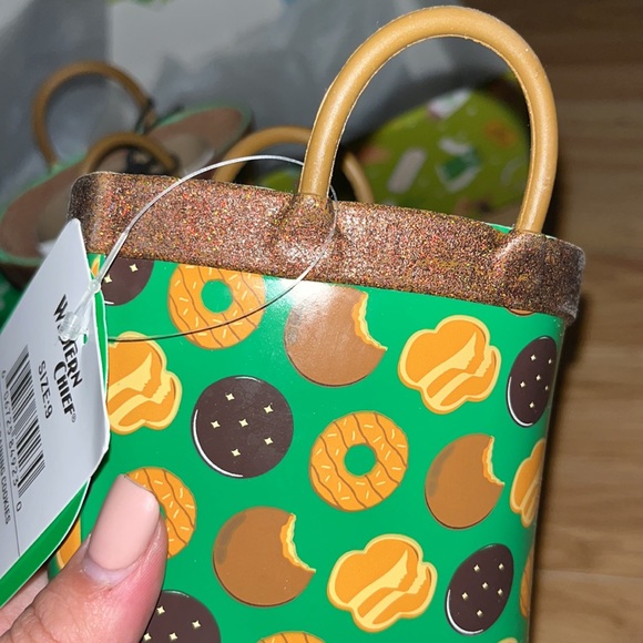 Girl Scout boots - Picture 4 of 7